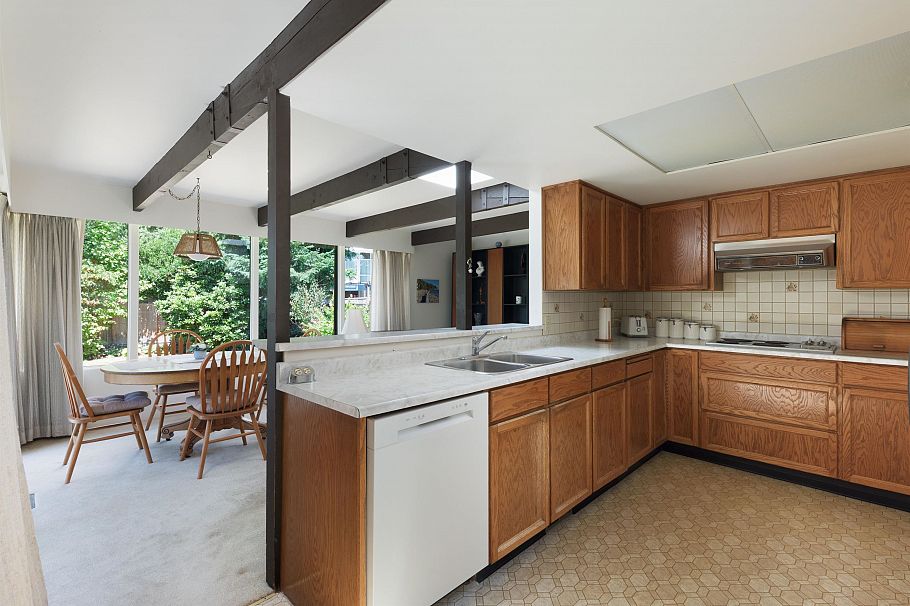 4568 Marineview Crescent North Vancouver, BC - 15