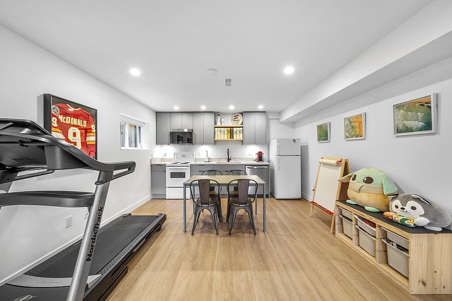 4921 Chester Street Vancouver, BC - 23