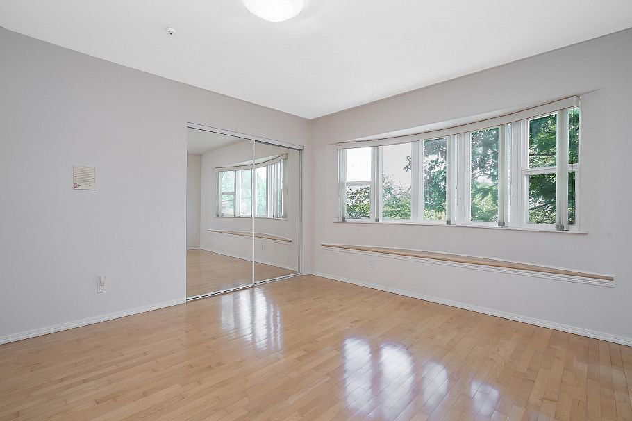 2304 Garden Drive Vancouver, BC - 31