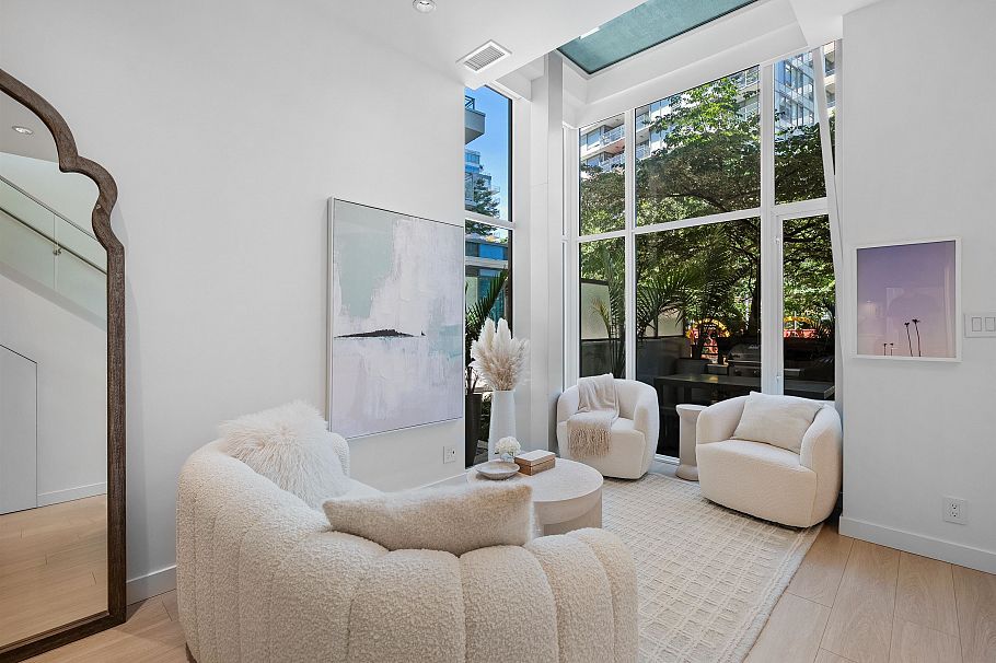 141 E 1st Avenue Vancouver, BC - 1
