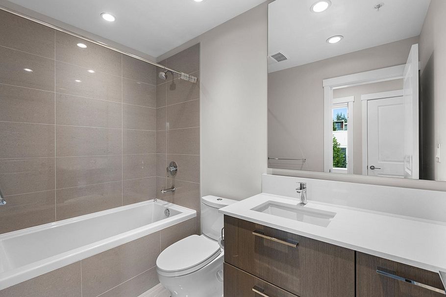 313 5687 Gray Avenue Vancouver, BC - 18