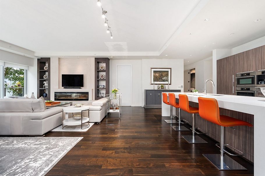 202 181 Athletes Way Vancouver, BC - 8