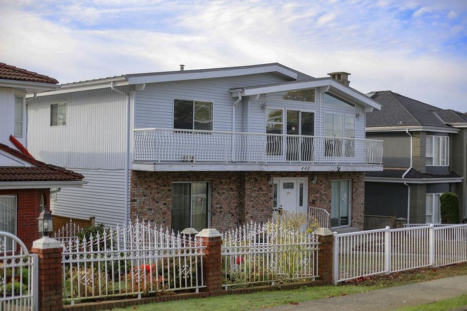 448 E 59th Avenue Vancouver, BC - 2