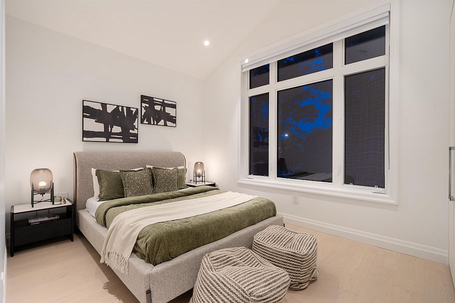 4007 W 19th Avenue Vancouver, BC - 21