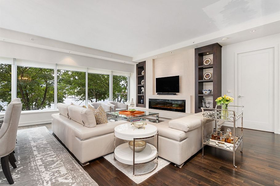 202 181 Athletes Way Vancouver, BC - 2