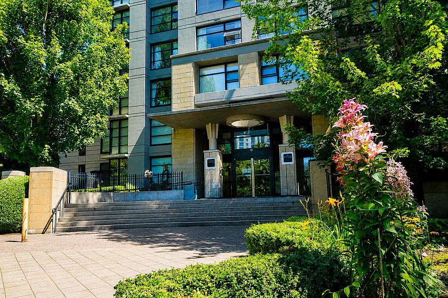 1106 5380 Oben Street Vancouver, BC - 17