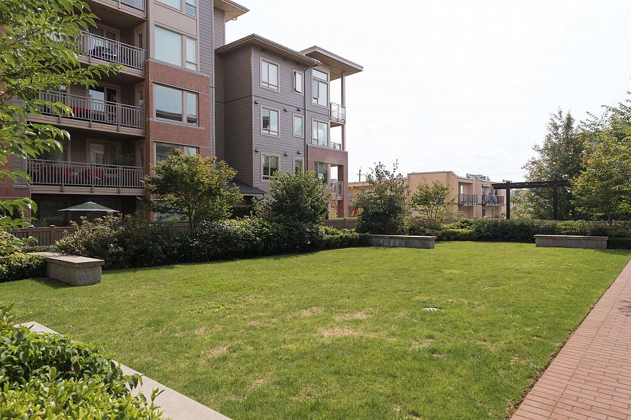 515 119 W 22nd Street North Vancouver, BC - 32