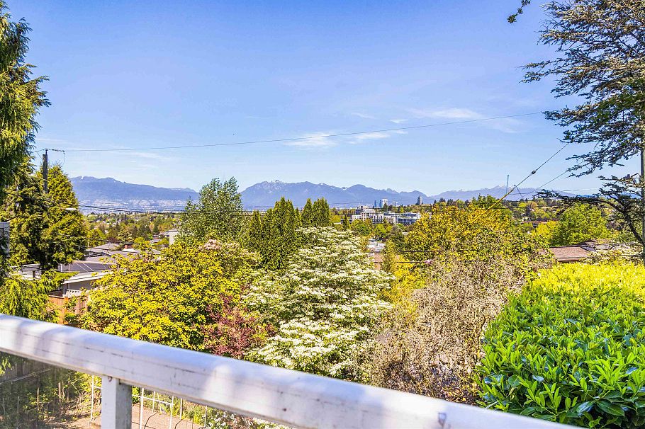 4888 Narvaez Drive Vancouver, BC - 6