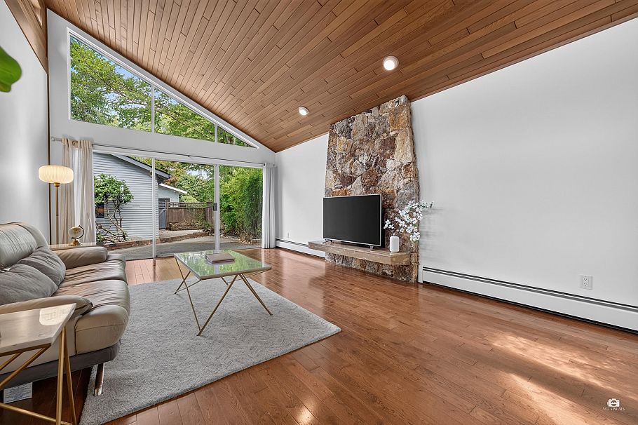 3771 W 30th Avenue Vancouver, BC - 34