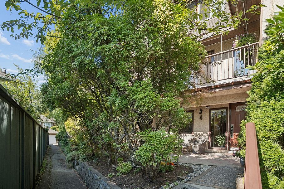 4 220 W 16th Street North Vancouver, BC - 34