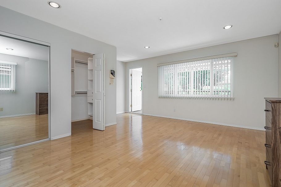 2304 Garden Drive Vancouver, BC - 26
