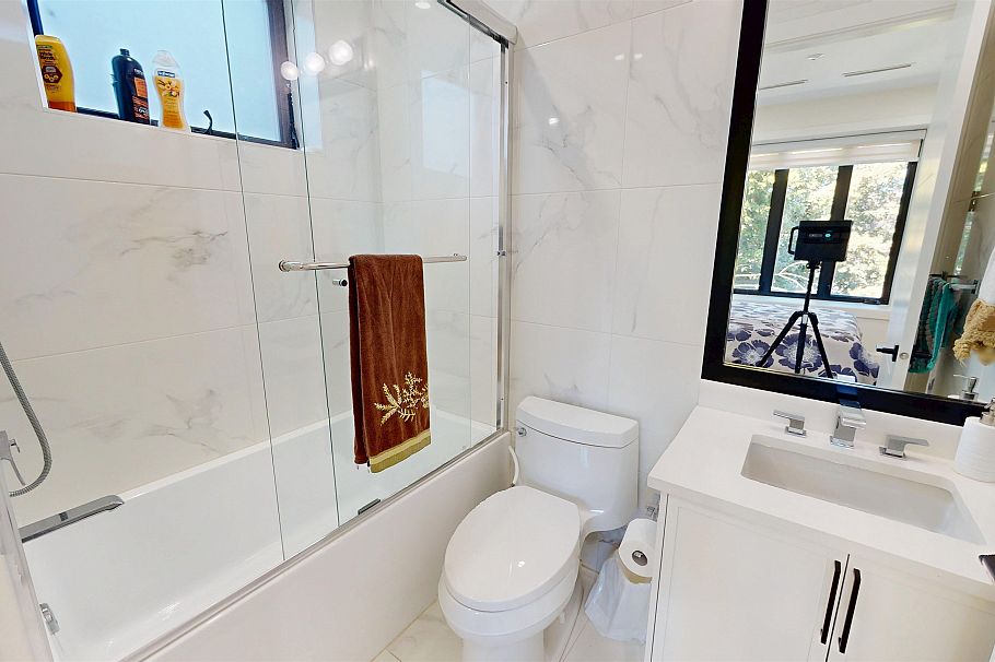 108 E 51st Avenue Vancouver, BC - 17