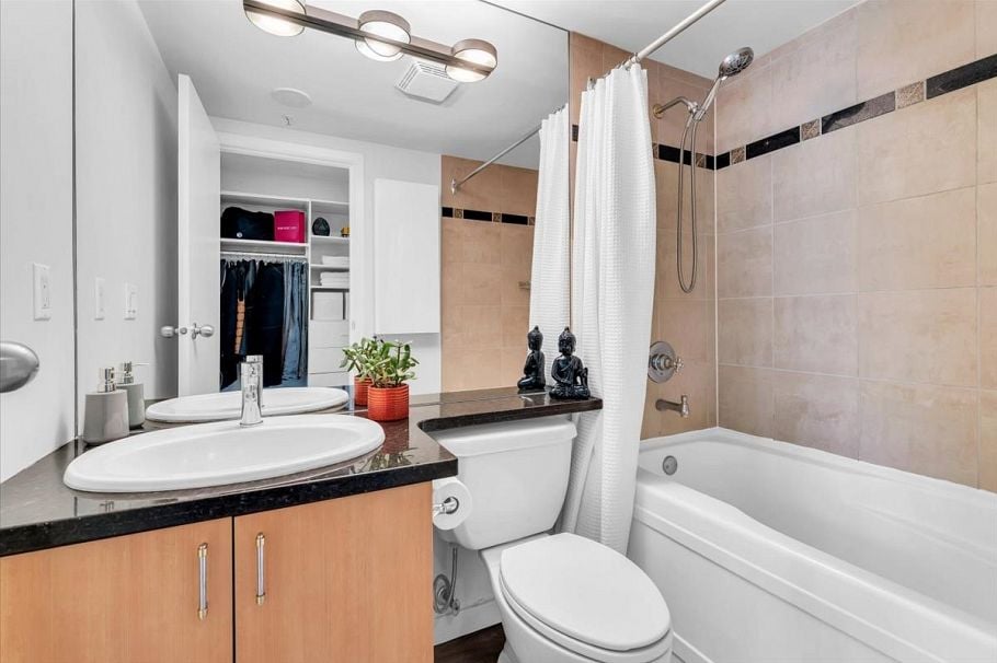 602 193 Aquarius Mews Vancouver, BC - 17
