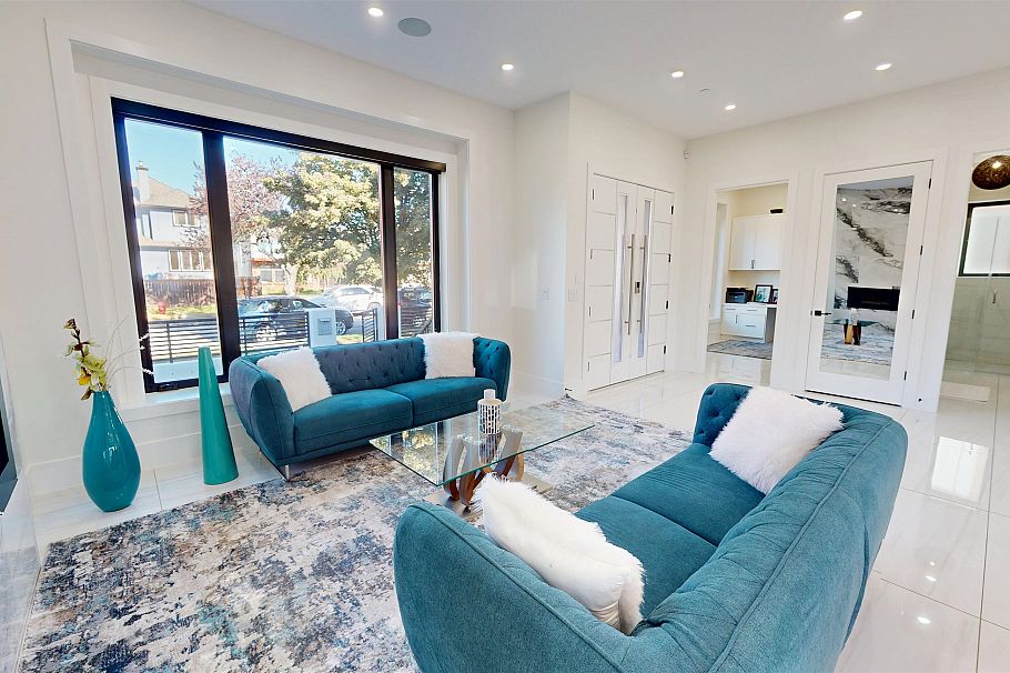 108 E 51st Avenue Vancouver, BC - 5