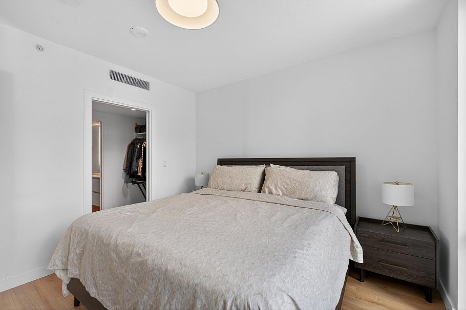 807 1500 Fern Street North Vancouver, BC - 19