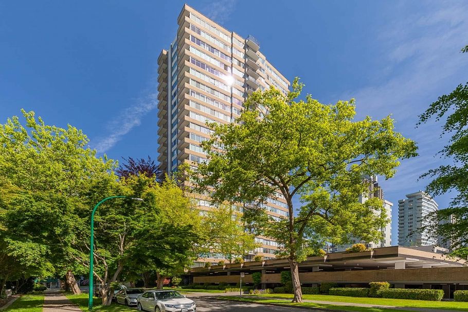 306 2055 Pendrell Street Vancouver, BC - 1