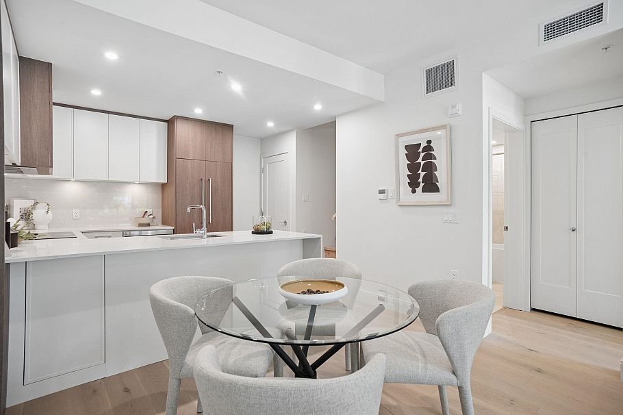 202 378 W 45th Avenue Vancouver, BC - 11