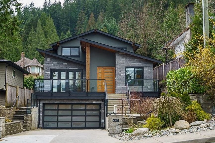 4365 Mountain Highway North Vancouver, BC - 1