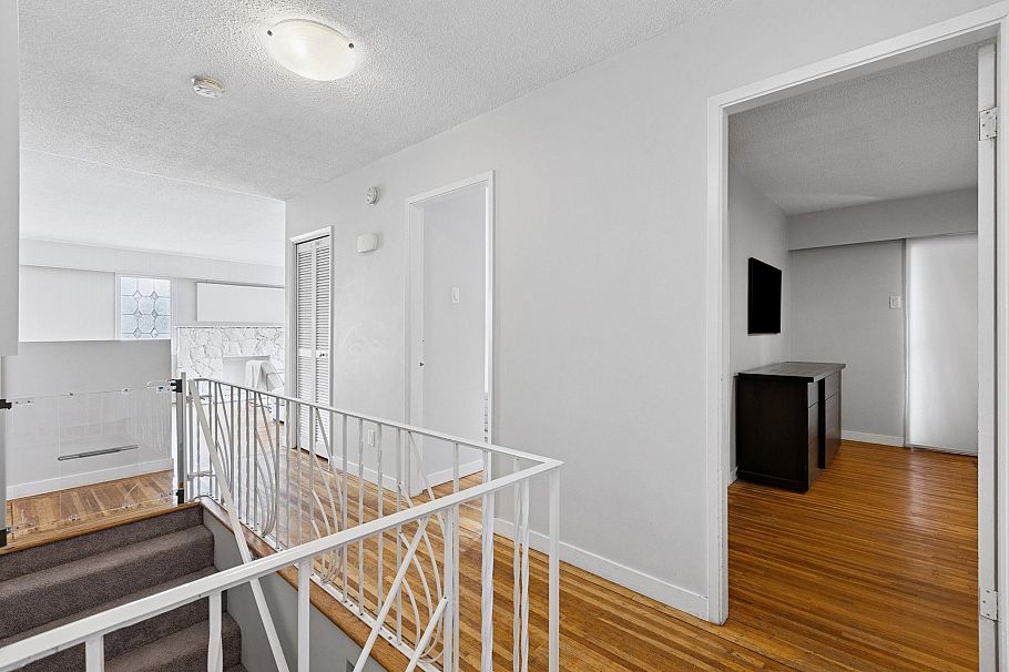 651 E 17th Avenue Vancouver, BC - 15
