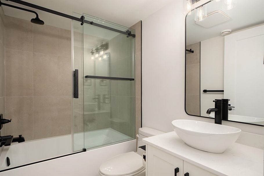 4832 Duchess Street Vancouver, BC - 14