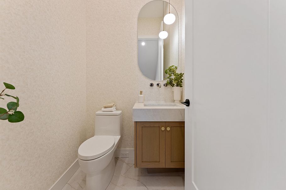 2578 E 4th Avenue Vancouver, BC - 11
