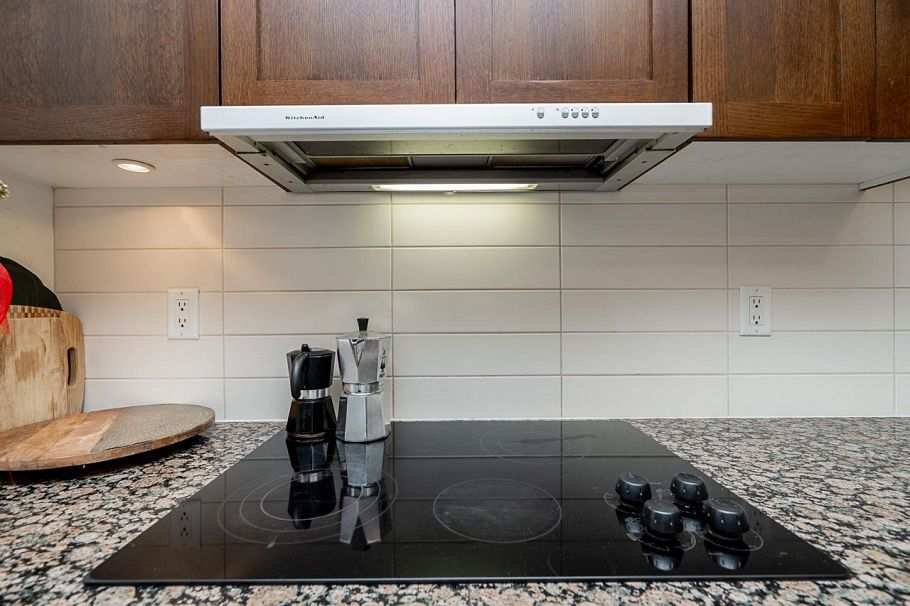 331 2288 W Broadway Vancouver, BC - 6