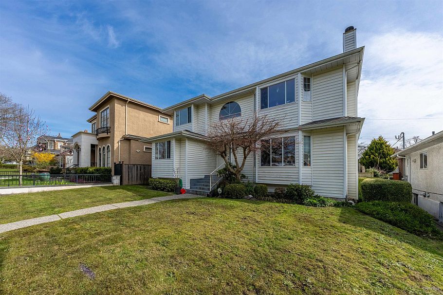 5592 Elizabeth Street Vancouver, BC - 1