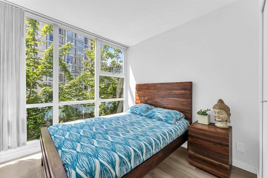 602 193 Aquarius Mews Vancouver, BC - 18