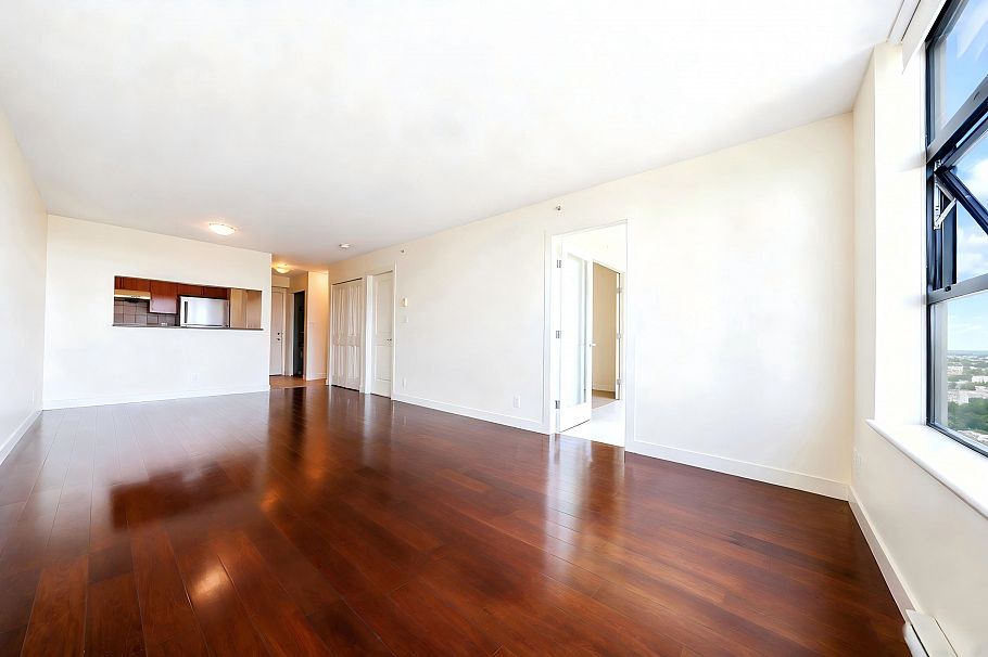1106 5380 Oben Street Vancouver, BC - 2