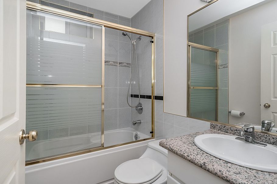 2304 Garden Drive Vancouver, BC - 16
