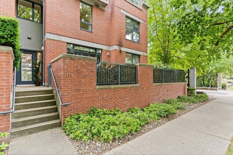 111 2688 Vine Street Vancouver, BC - 32