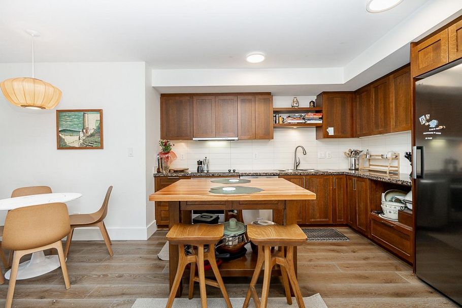 331 2288 W Broadway Vancouver, BC - 7