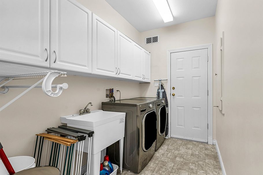 3538 Bluebonnet Road North Vancouver, BC - 36