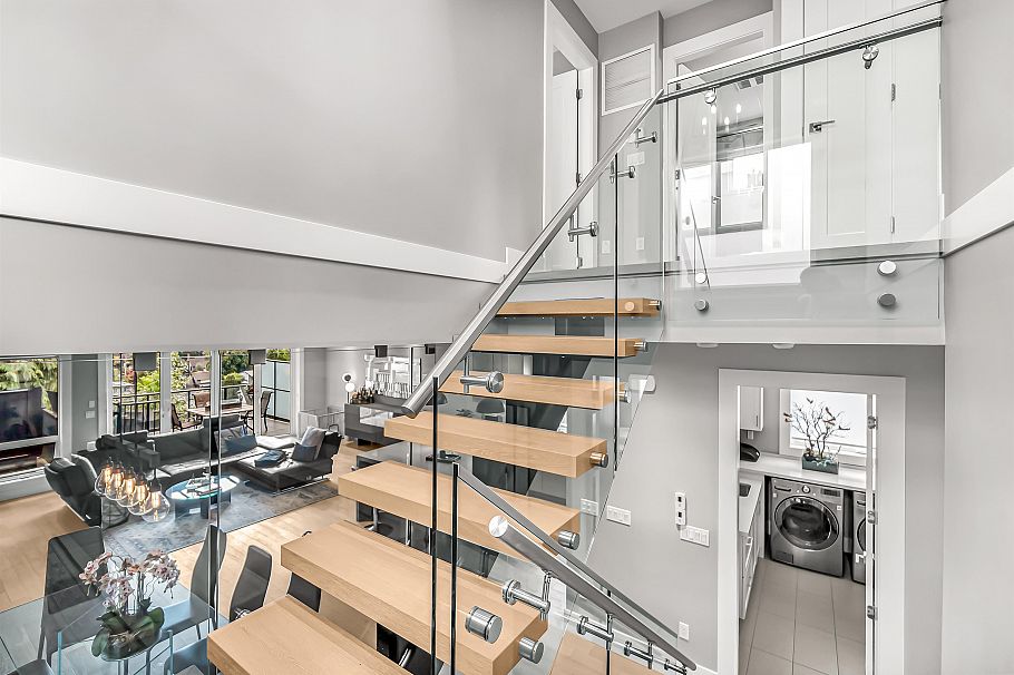 1033 Prospect Avenue North Vancouver, BC - 24