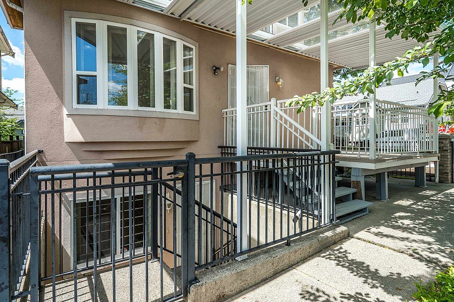 2304 Garden Drive Vancouver, BC - 39