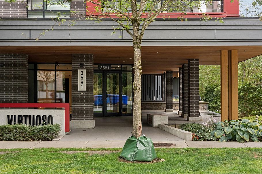 418 3581 Ross Drive Vancouver, BC - 2