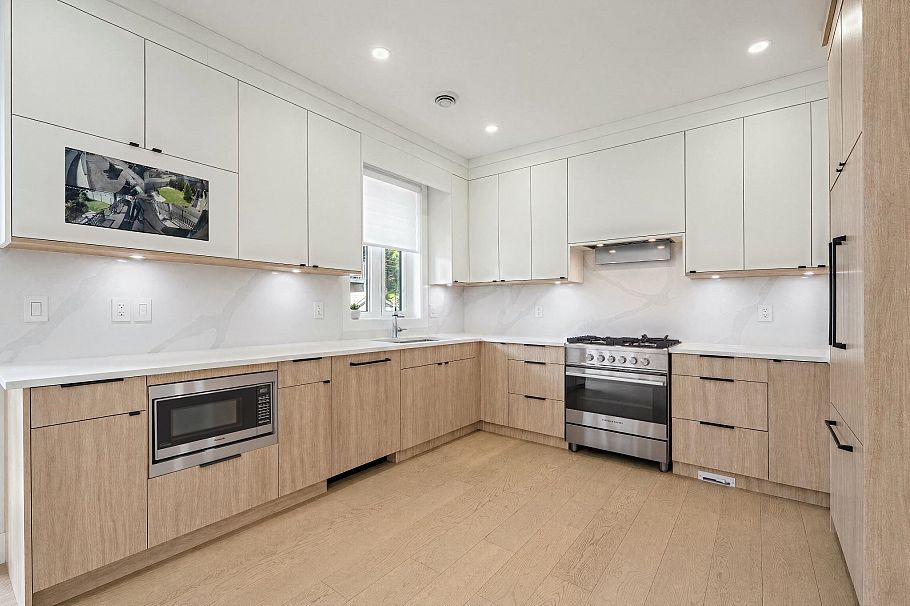 2972 Venables Street Vancouver, BC - 8