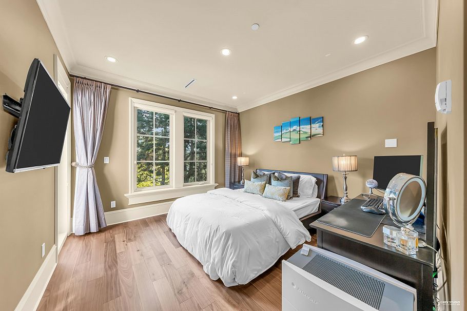 6963 Fremlin Street Vancouver, BC - 24