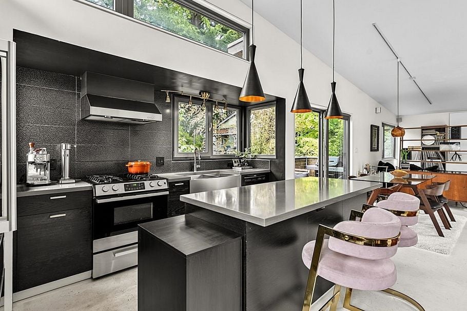 1557 E 20th Avenue Vancouver, BC - 4