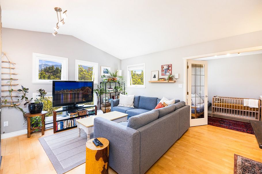 303 1528 Bowser Avenue North Vancouver, BC - 29