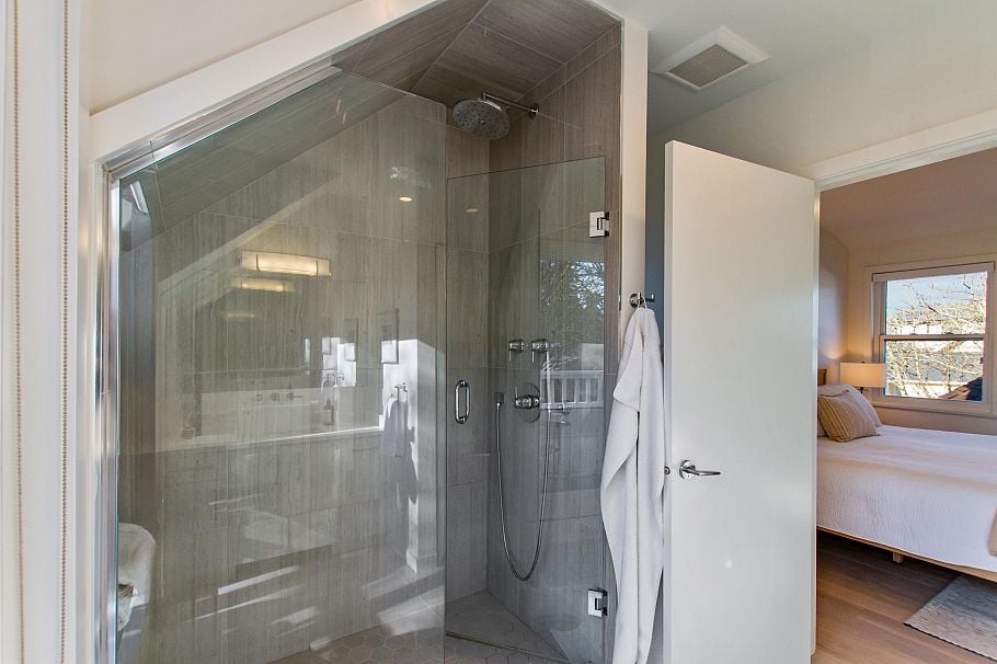 1829 W 13th Avenue Vancouver, BC - 12
