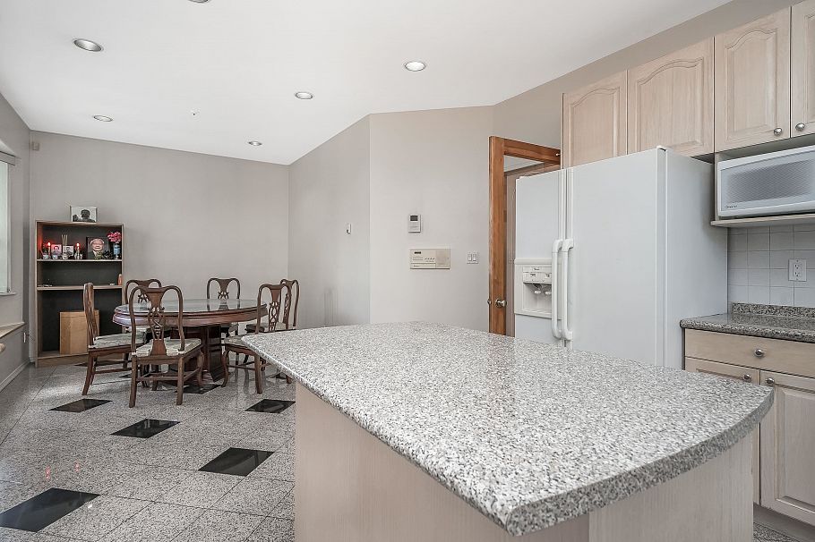 2304 Garden Drive Vancouver, BC - 10