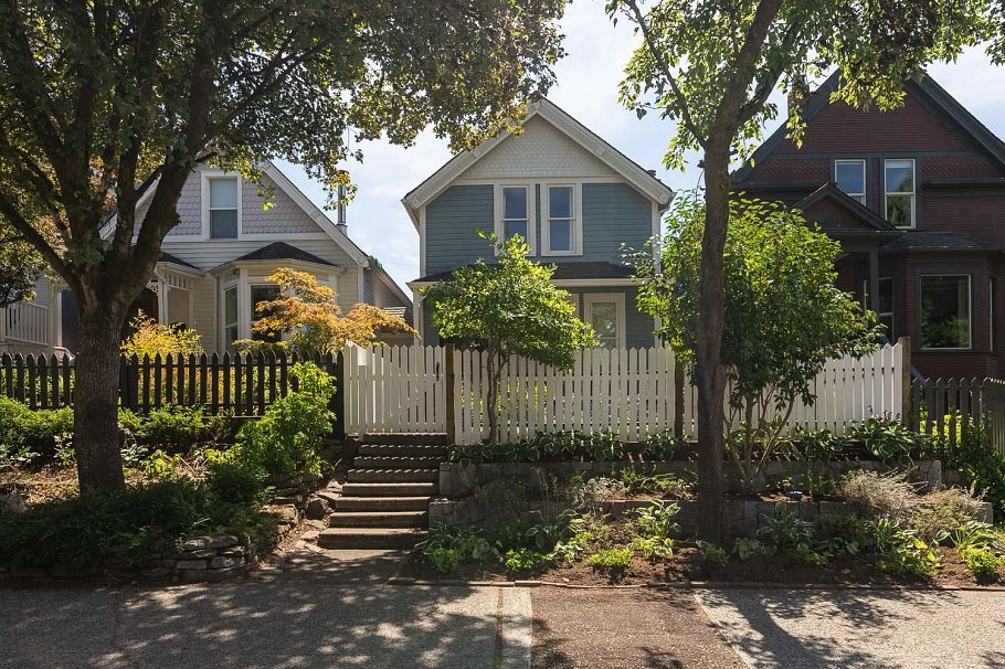 618 Union Street Vancouver, BC - 1
