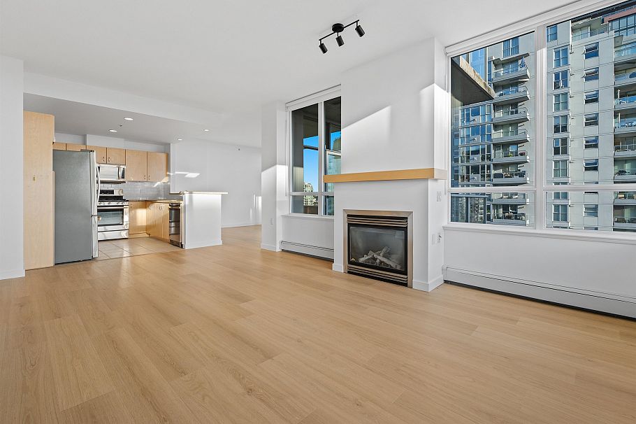 801 120 W 16th Street North Vancouver, BC - 10