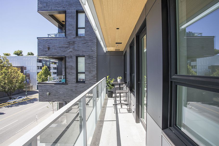 407 2471 St. George Street Vancouver, BC - 4