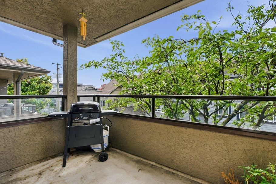22 2133 St. Georges Avenue North Vancouver, BC - 14