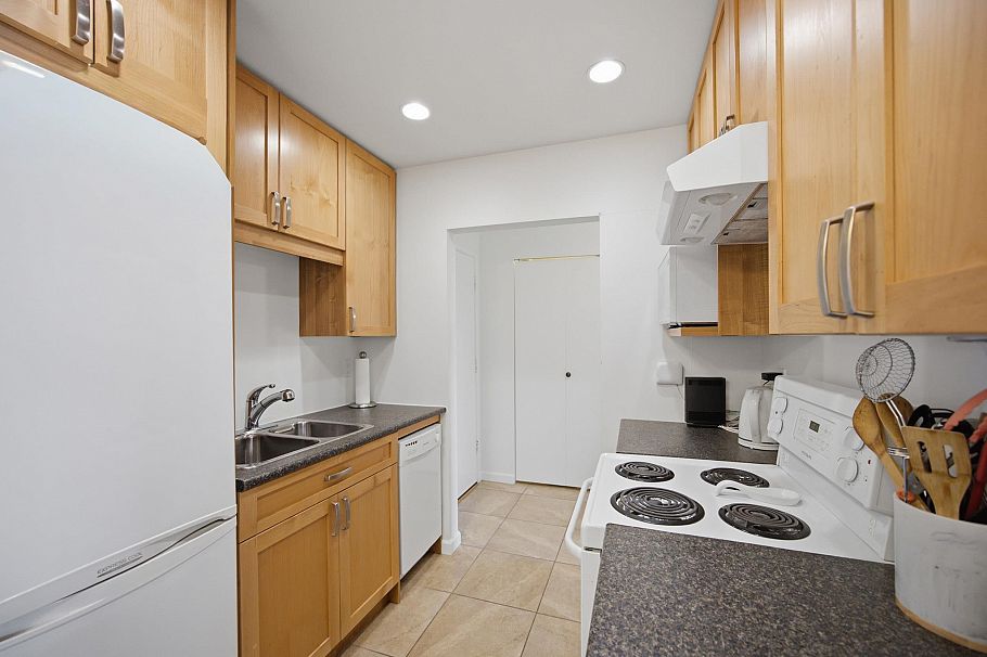 307 2710 Lonsdale Avenue North Vancouver, BC - 4