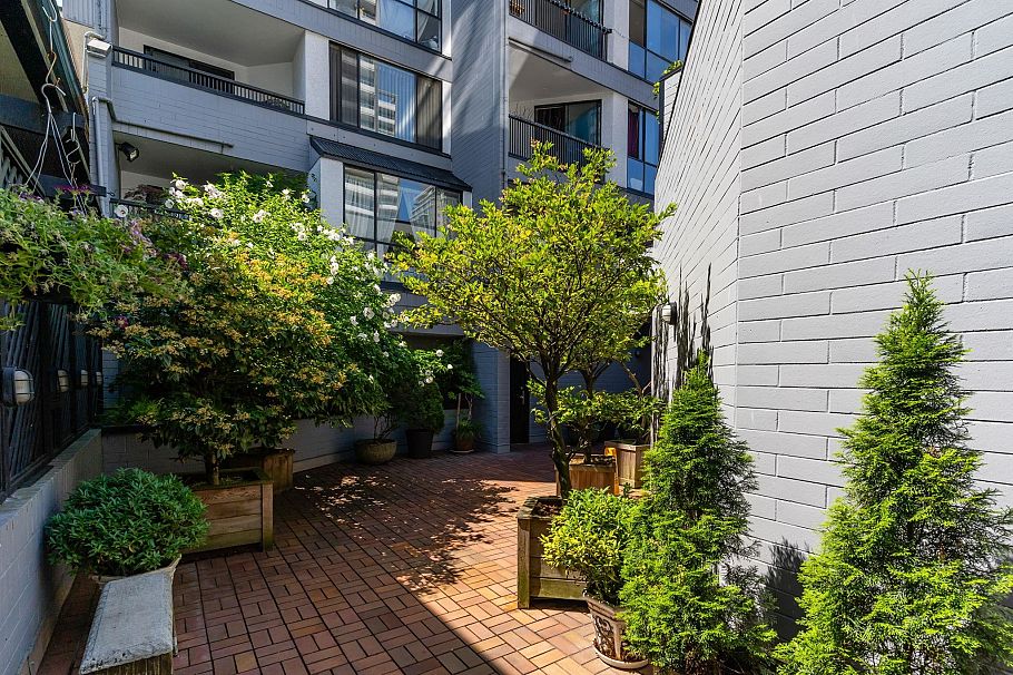 1270 Robson Street Vancouver, BC - 12