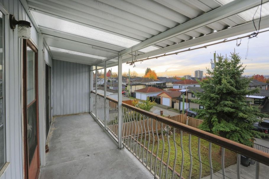 448 E 59th Avenue Vancouver, BC - 25