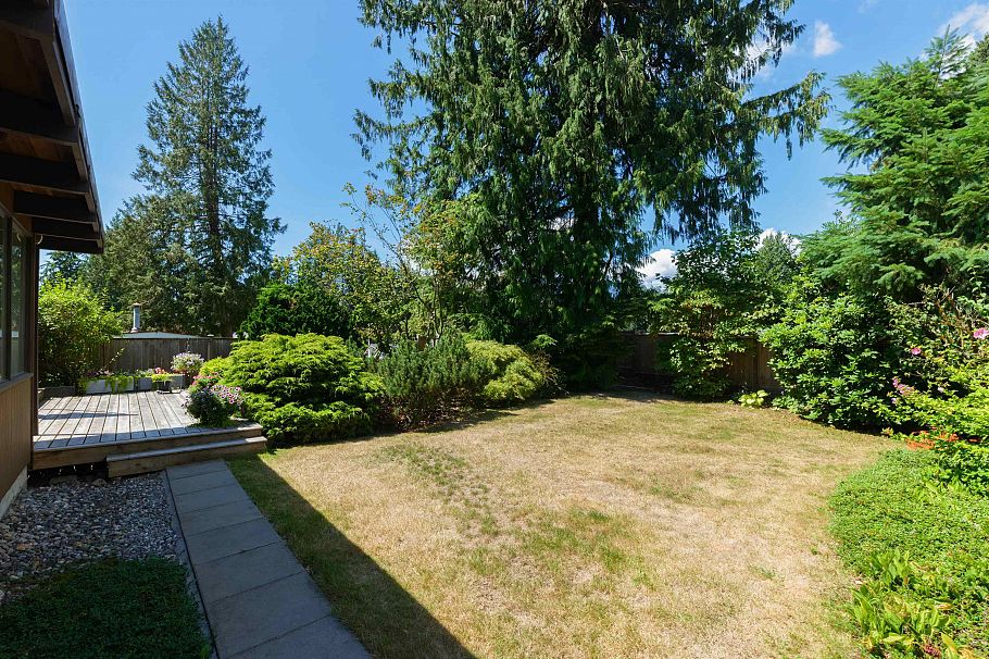 4568 Marineview Crescent North Vancouver, BC - 34